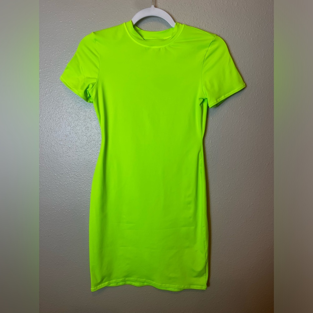 SKIMS Signature Swim Tee Shirt Dress in Neon Size M - Picture 3 of 8